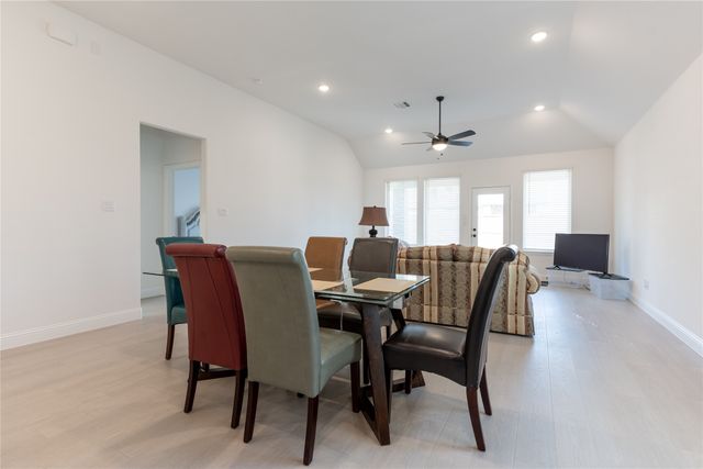 5200 Woodway Drive, Denton, TX 76226