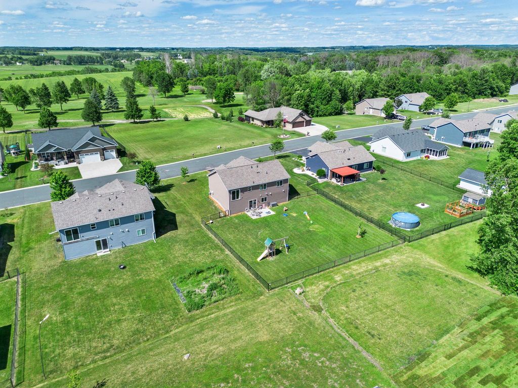 1008 Mulberry Avenue NE, Montgomery, MN 56069 — photo 3