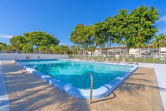 4900 Washington St 202, Hollywood, FL 33021