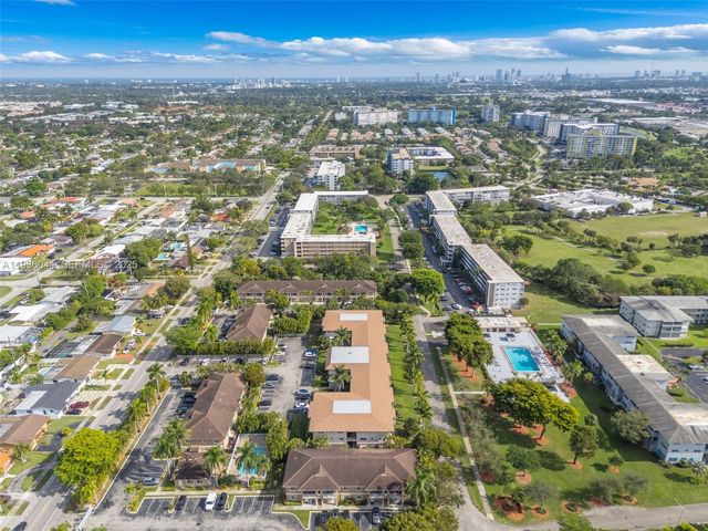 4900 Washington St 202, Hollywood, FL 33021