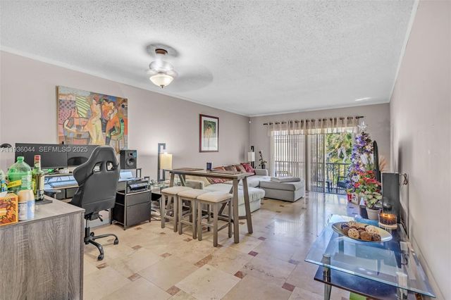 4900 Washington St 202, Hollywood, FL 33021