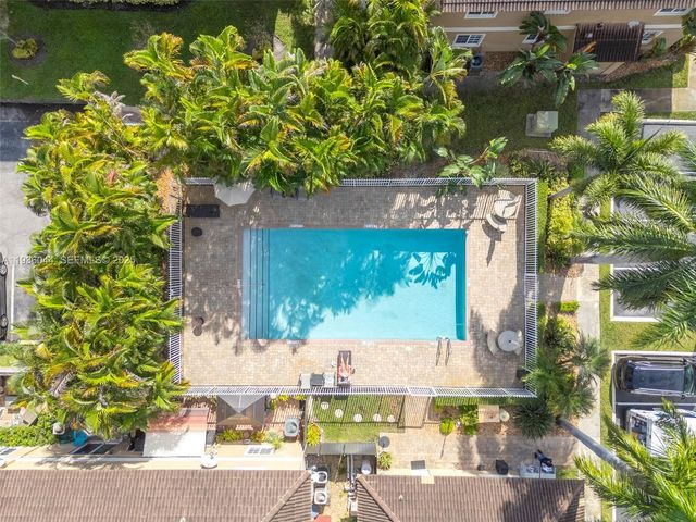 4900 Washington St 202, Hollywood, FL 33021