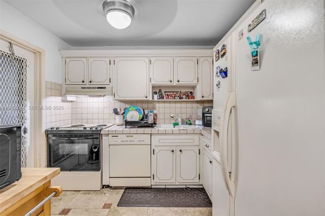 4900 Washington St 202, Hollywood, FL 33021