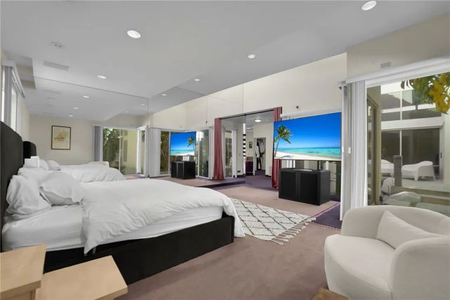 3016 Dona Susana Drive, Studio City, CA 91604