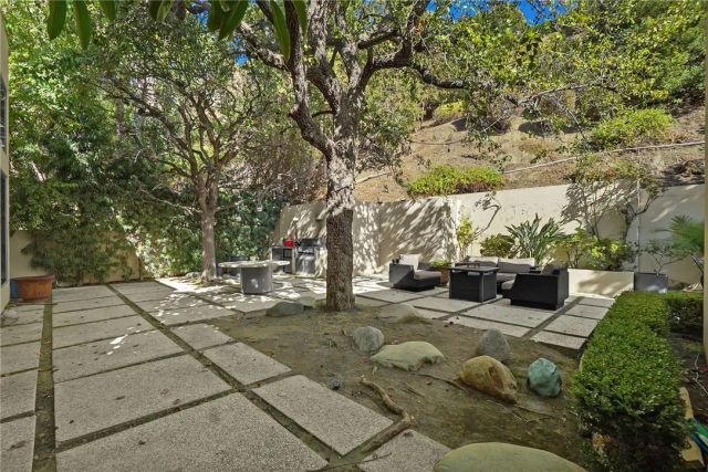 3016 Dona Susana Drive, Studio City, CA 91604