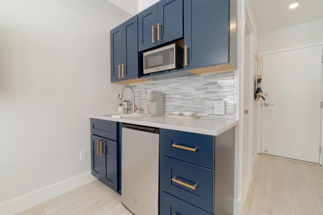 235 Sunrise Avenue Unit 2016, Palm Beach, FL 33480