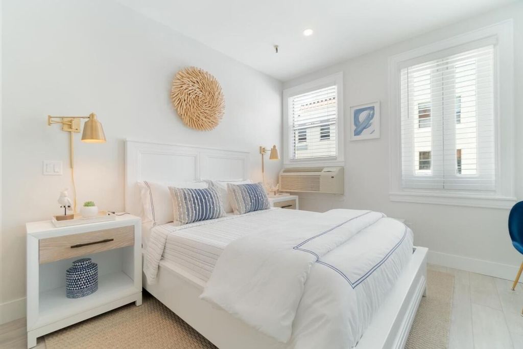 235 Sunrise Avenue Unit 2016, Palm Beach, FL 33480