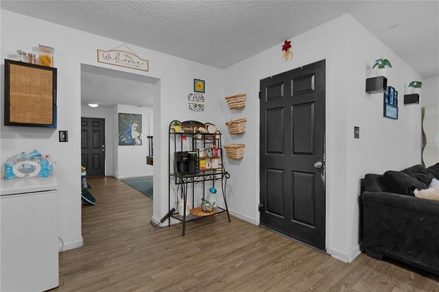 1124 N GRANT AVENUE, Mount Dora, FL 32757
