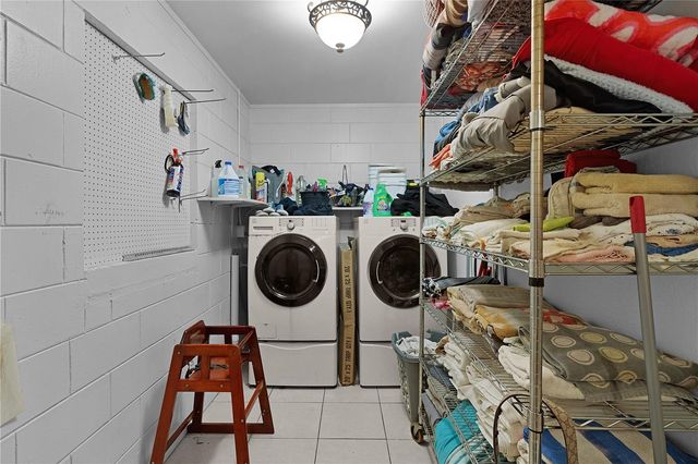 1124 N GRANT AVENUE, Mount Dora, FL 32757