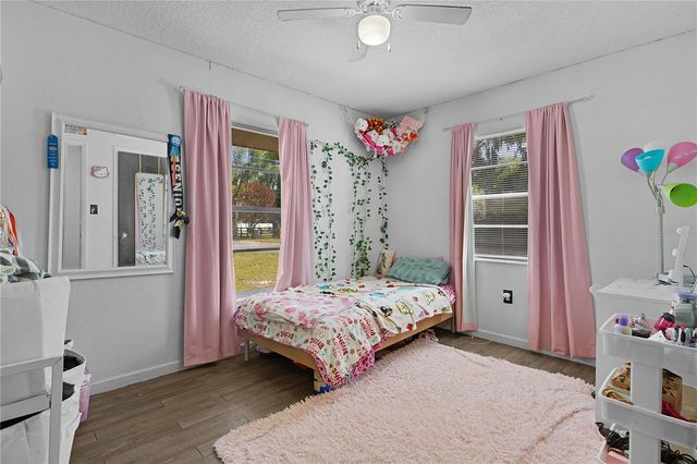 1124 N GRANT AVENUE, Mount Dora, FL 32757