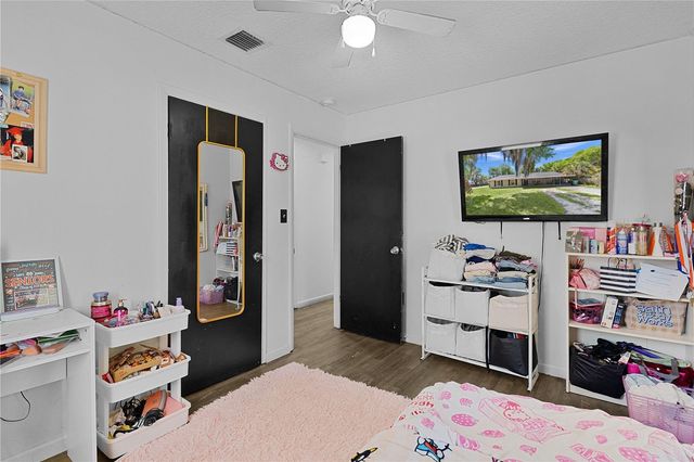 1124 N GRANT AVENUE, Mount Dora, FL 32757
