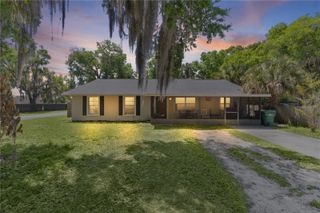 1124 N GRANT AVENUE, Mount Dora, FL 32757