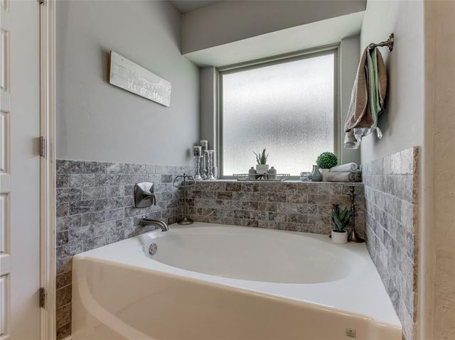 2117 Snapper Lane, Midwest City, OK 73130