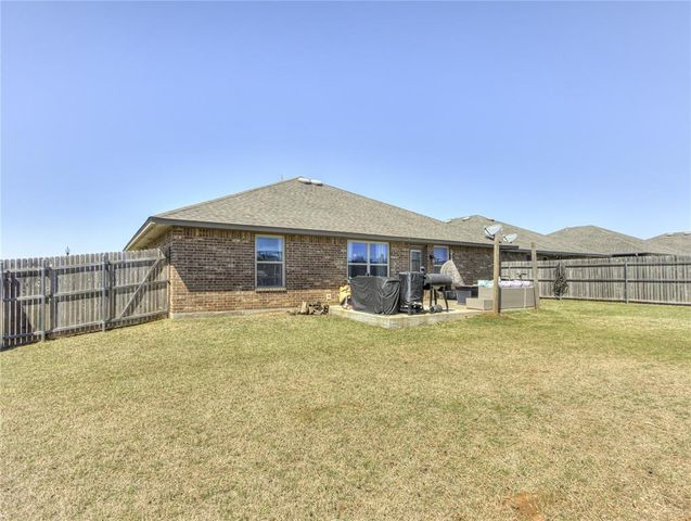 2117 Snapper Lane, Midwest City, OK 73130