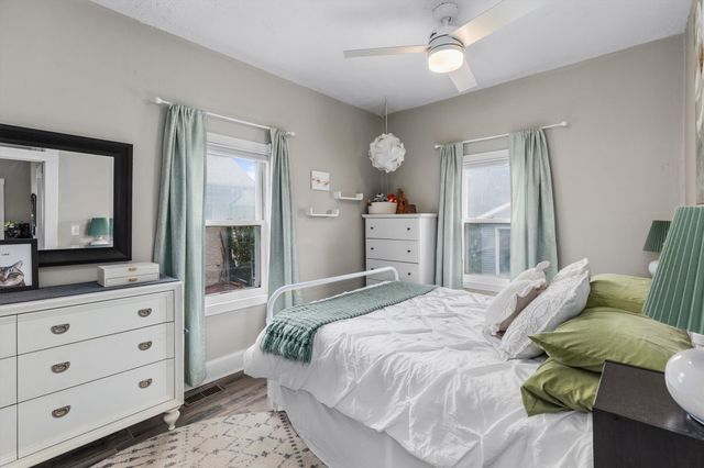 919 40th Street, Des Moines, IA 50312