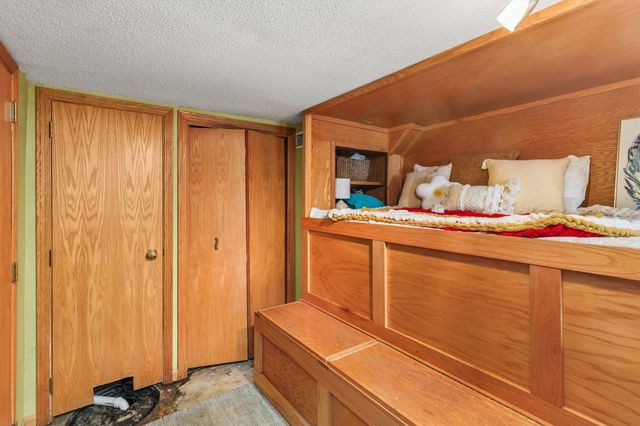 919 40th Street, Des Moines, IA 50312