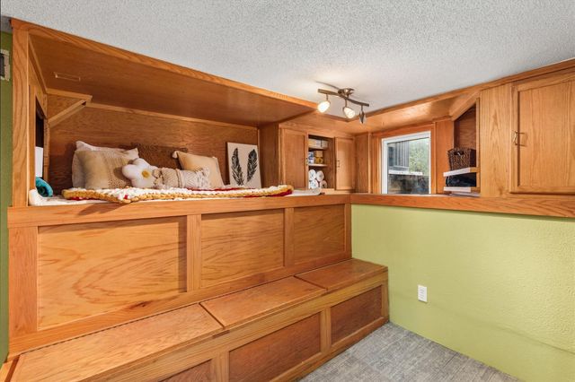 919 40th Street, Des Moines, IA 50312