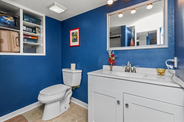 919 40th Street, Des Moines, IA 50312