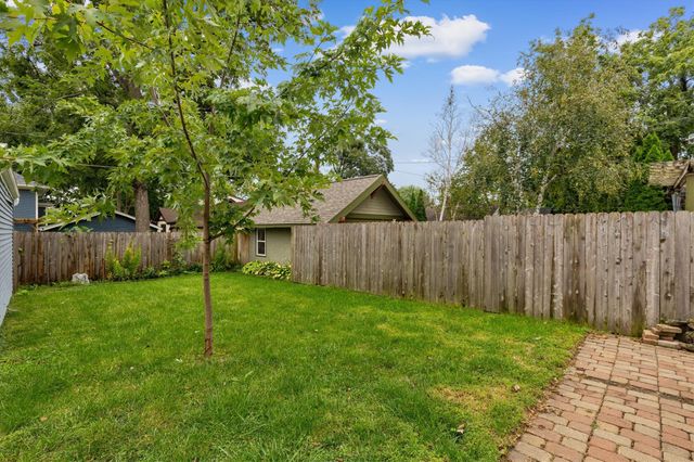 919 40th Street, Des Moines, IA 50312