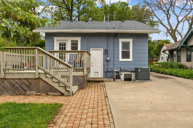 919 40th Street, Des Moines, IA 50312