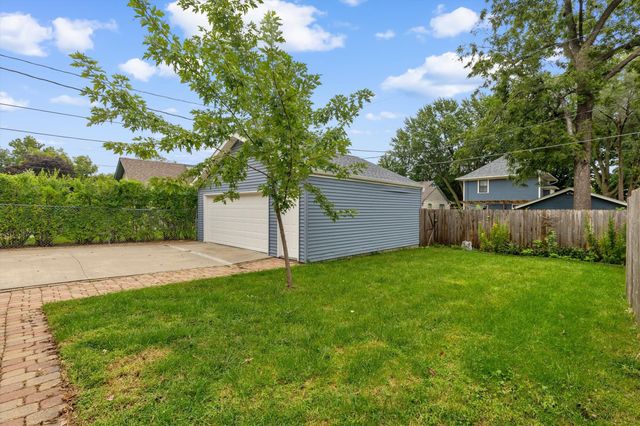 919 40th Street, Des Moines, IA 50312