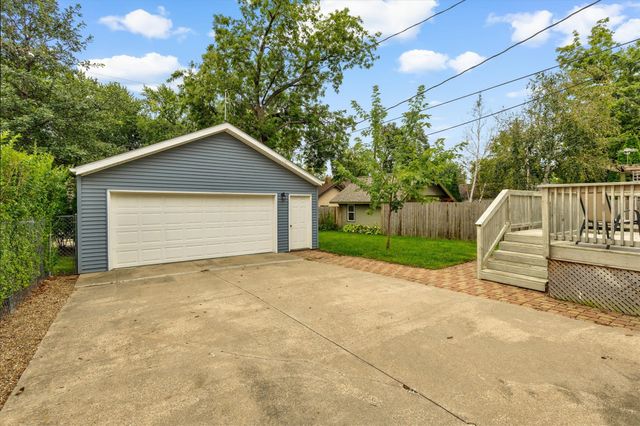 919 40th Street, Des Moines, IA 50312