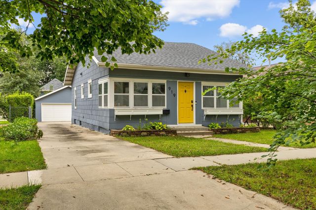 919 40th Street, Des Moines, IA 50312