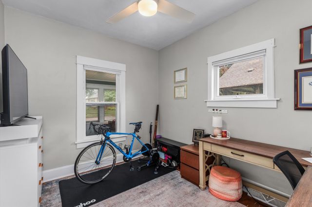 919 40th Street, Des Moines, IA 50312