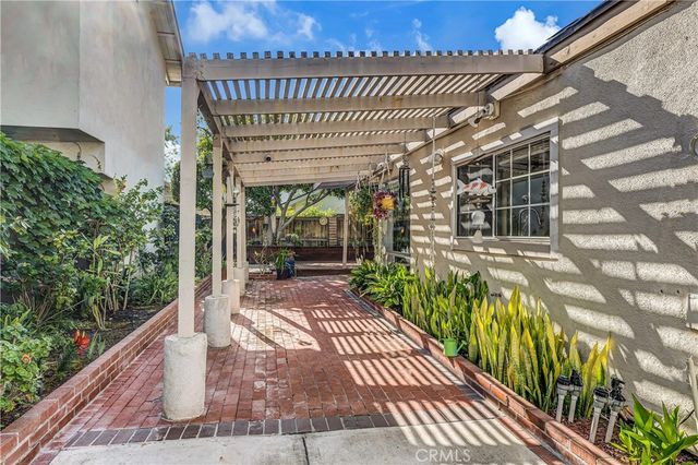 42 Almond Tree Ln, Irvine, CA 92612