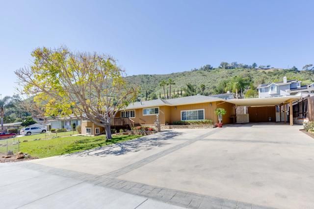 8483 Golden Ridge Road, Lakeside, CA 92040
