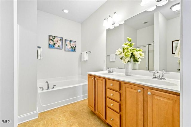 68 Radcliffe Court, Clayton, NC 27527