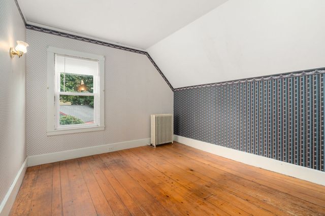 35 Dutcher St, Hopedale, MA 01747
