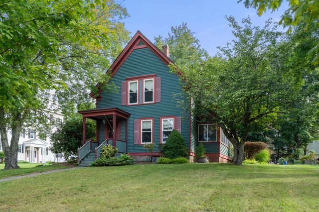 35 Dutcher St, Hopedale, MA 01747