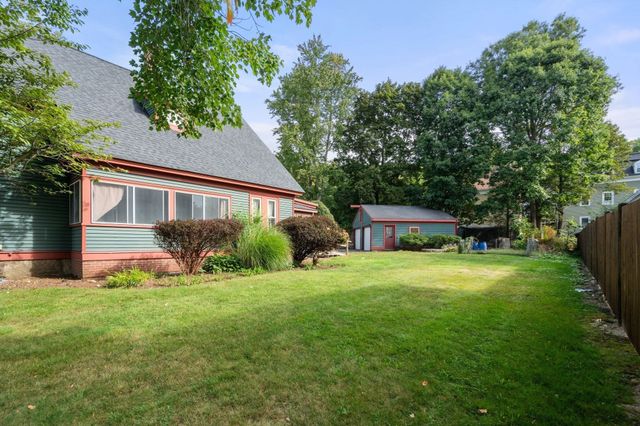 35 Dutcher St, Hopedale, MA 01747