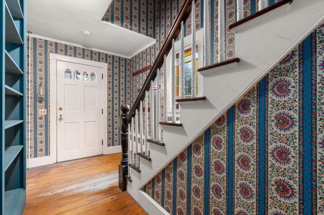 35 Dutcher St, Hopedale, MA 01747