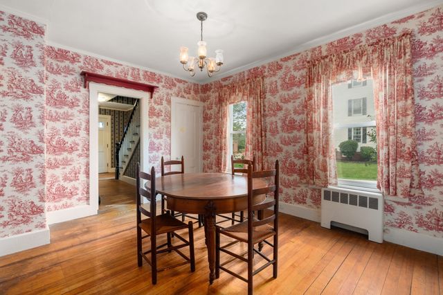 35 Dutcher St, Hopedale, MA 01747