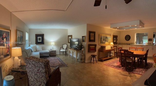 281 S Hollybrook Dr 50-205, Pembroke Pines, FL 33025