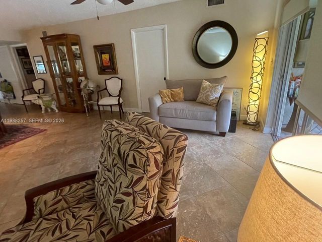 281 S Hollybrook Dr 50-205, Pembroke Pines, FL 33025