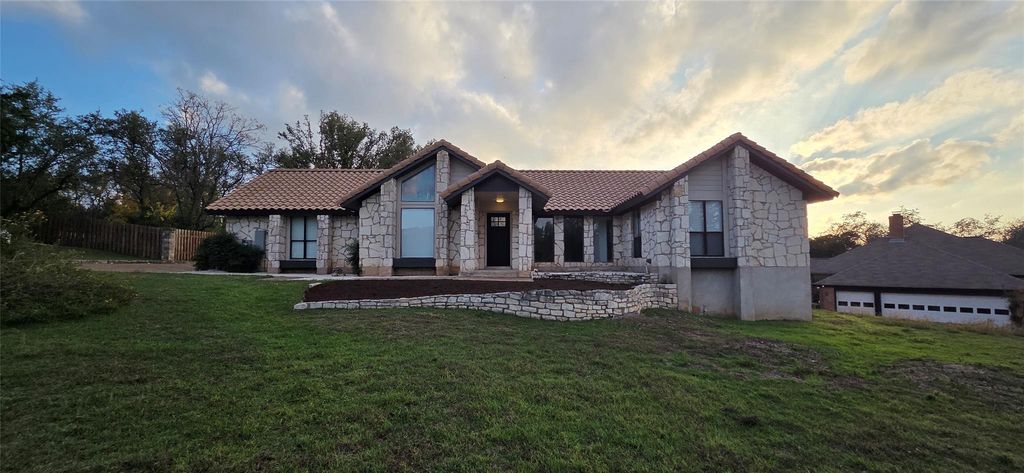 1723 Lakeway BLVD, Lakeway, TX 78734