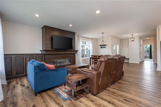 637 Maple Court, New Richmond, WI 54017