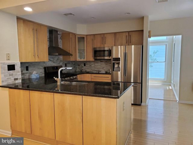 7 NOTTINGHAM CIR, Princeton, NJ 08540
