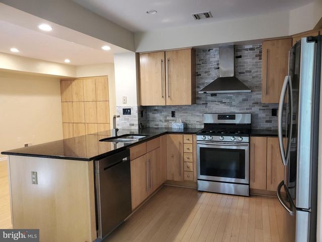 7 NOTTINGHAM CIR, Princeton, NJ 08540