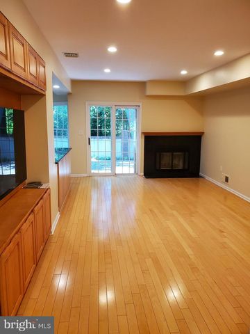 7 NOTTINGHAM CIR, Princeton, NJ 08540