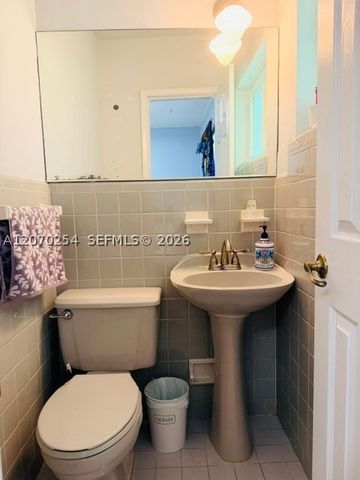 245 W 60th St, Hialeah, FL 33012