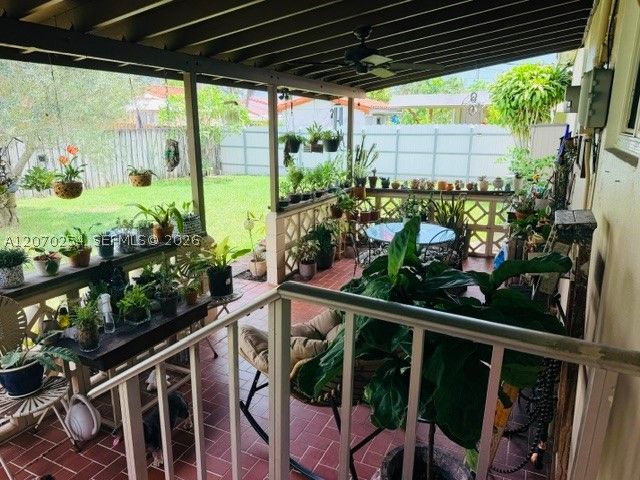 245 W 60th St, Hialeah, FL 33012
