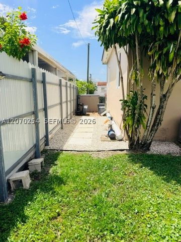245 W 60th St, Hialeah, FL 33012