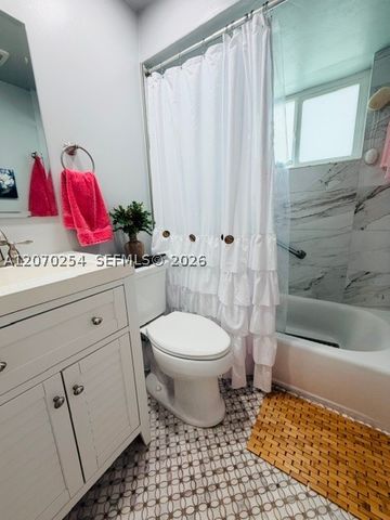 245 W 60th St, Hialeah, FL 33012