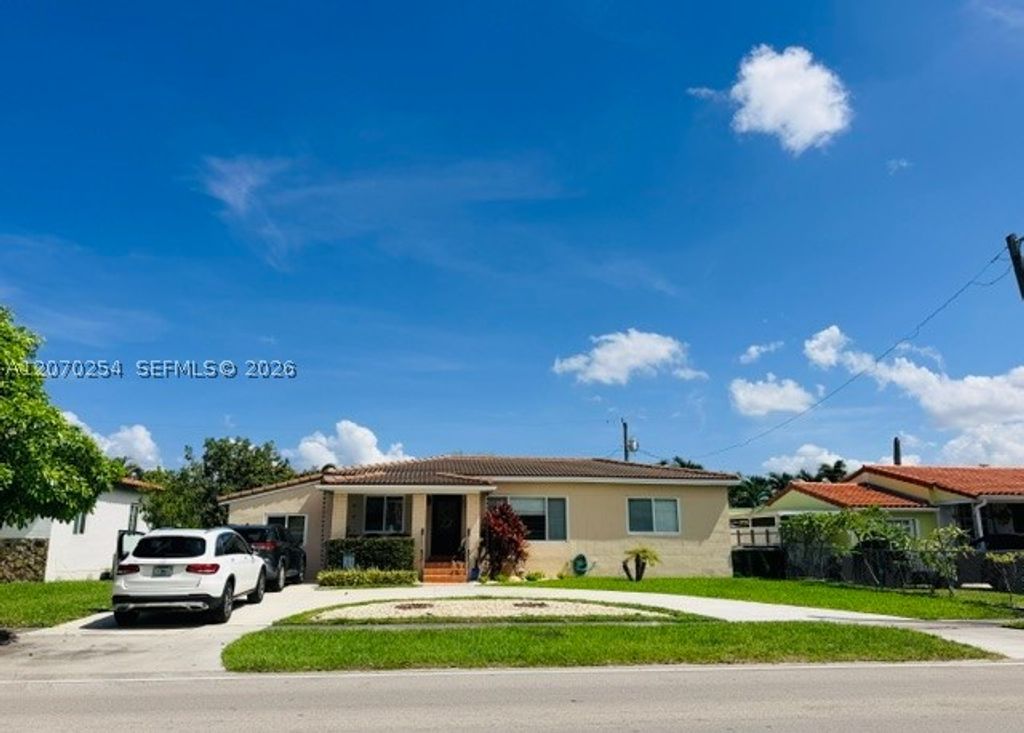 245 W 60th St, Hialeah, FL 33012