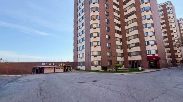 7337 S South Shore Drive 312, Chicago, IL 60649