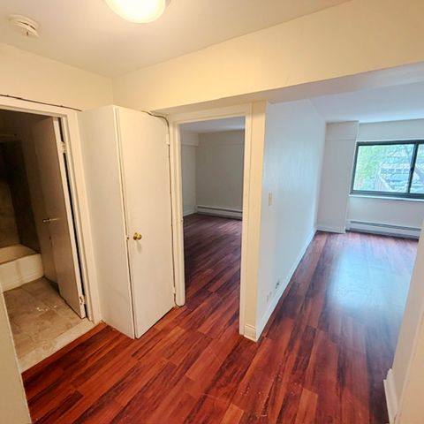 7337 S South Shore Drive 312, Chicago, IL 60649